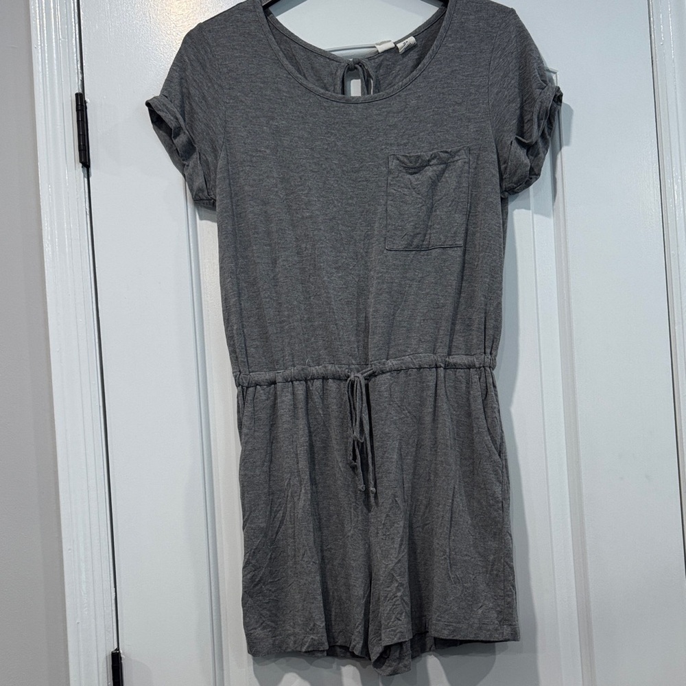 🔵 Artisan NY Gray Short Sleeve Romper Size Medium